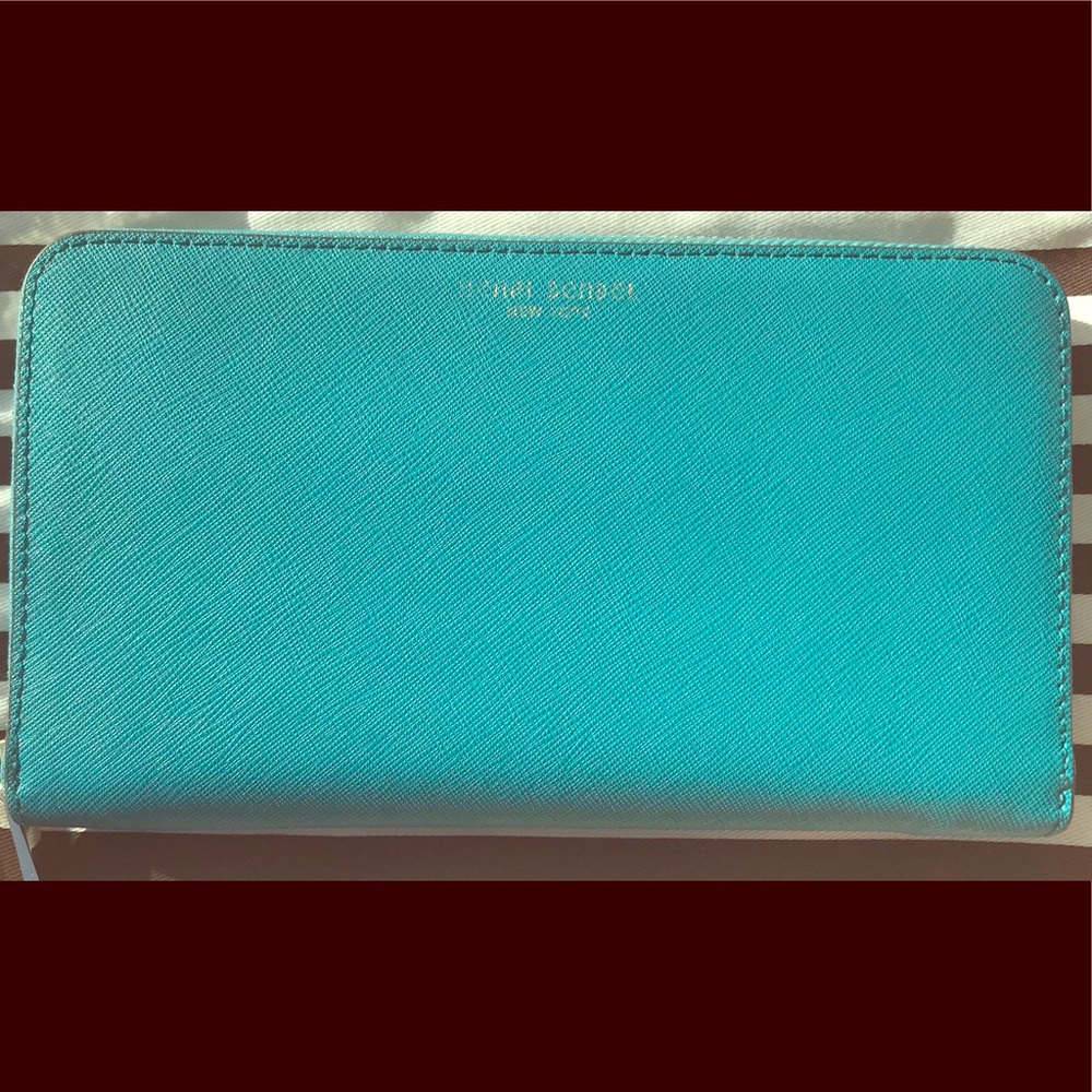 Henri Bendel Wallet